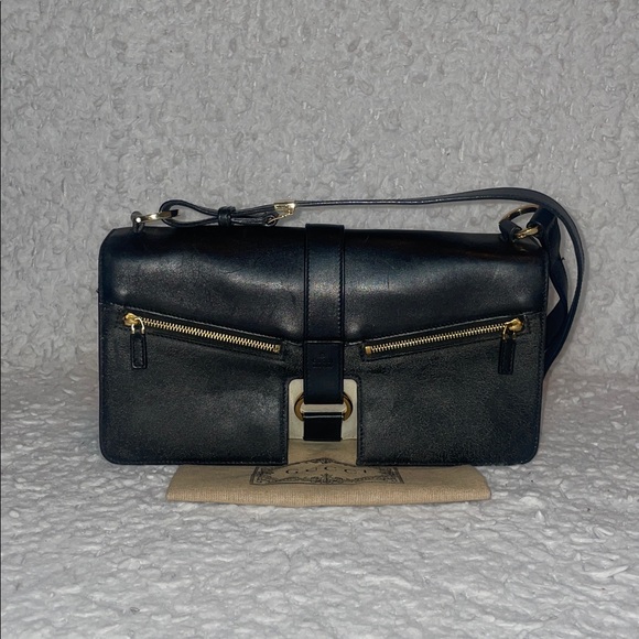 Gucci Vintage Leather Flap Buckle Shoulder Crossbody Bag Purse in Black & Cream